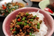 空心菜叶子发黄的原因及处理方法（植物营养不良、病虫害、气候环境影响）