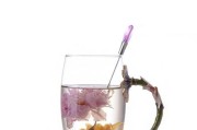 选用适合的玻璃杯，打造绿色家居生活（玻璃杯养花，绿化生活美化空间）